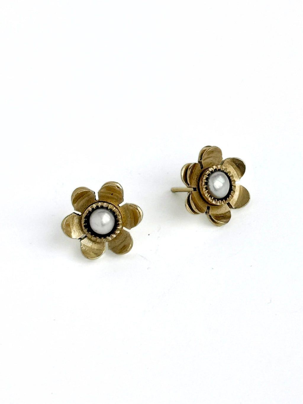 Bloom Pearl Brass Stud Earrings